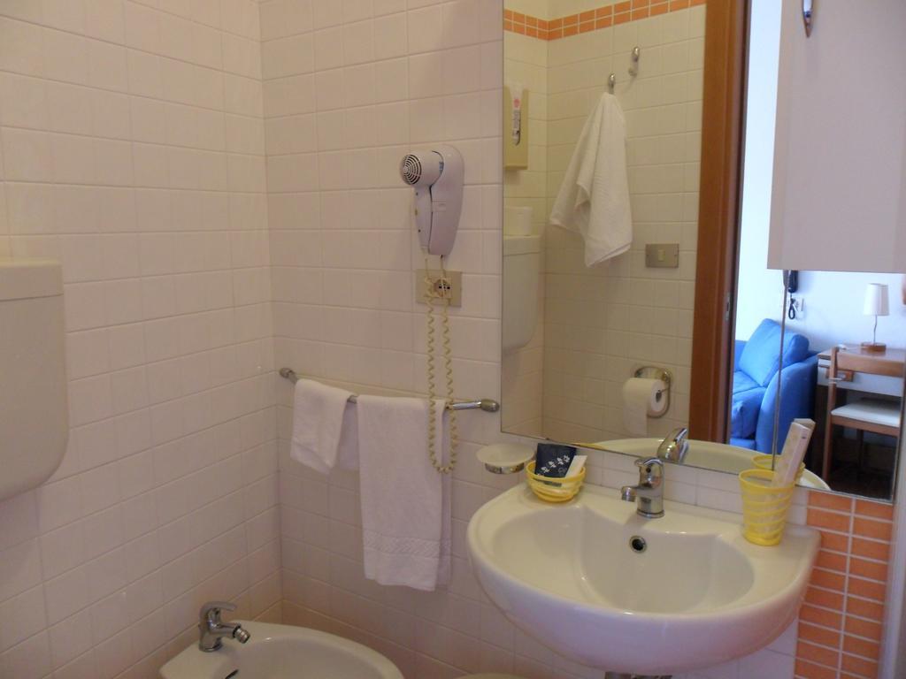 Telenia Hotel